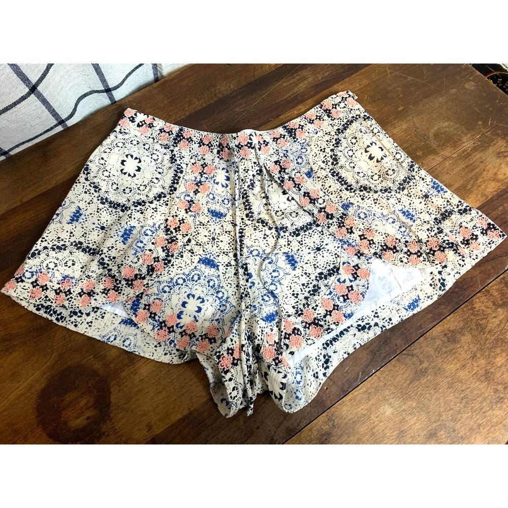 En Creme Shorts Embroidered Lined Drawstring Side Zip Closure BOHO Size Small